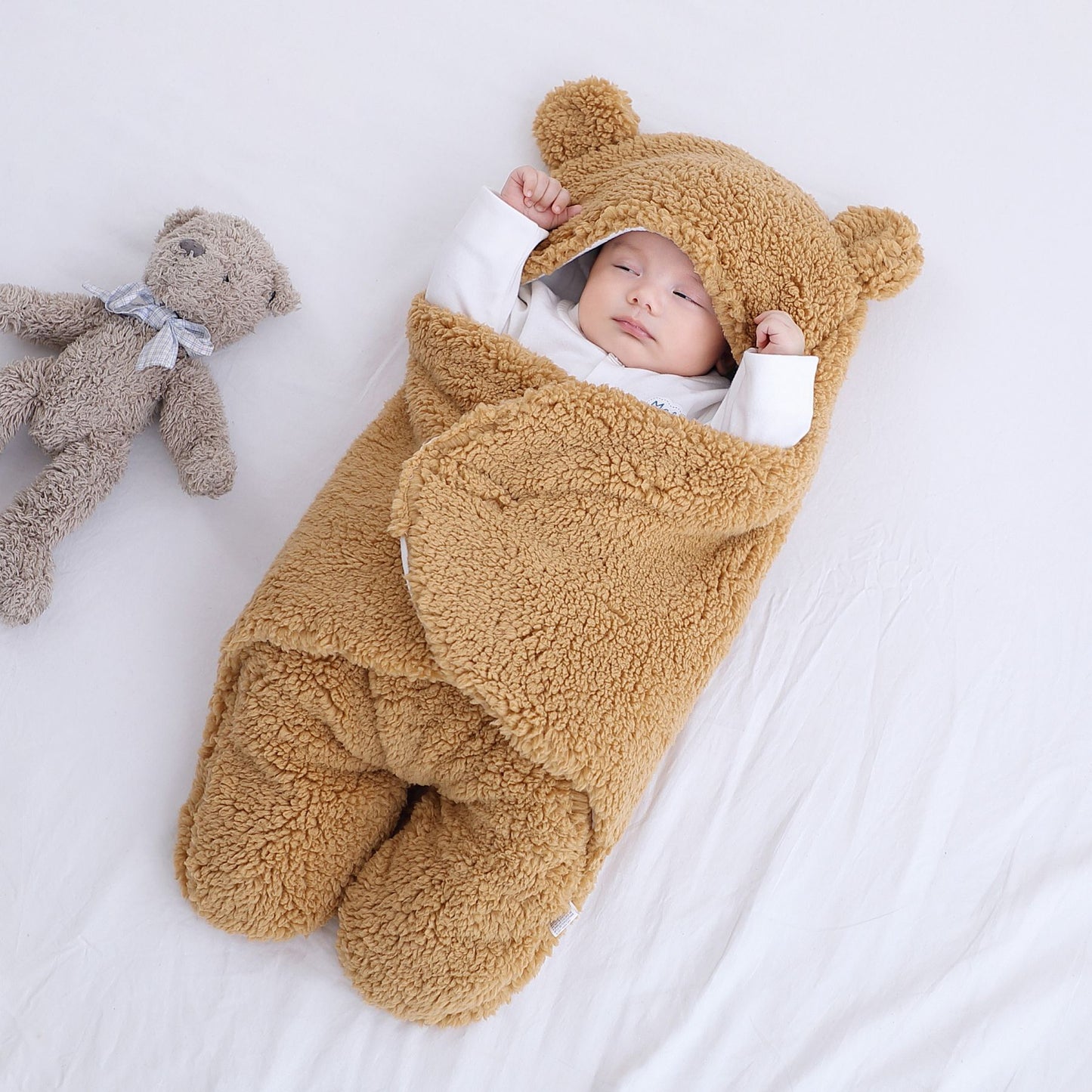 Cross-border maternal and child products newborn lamb cashmere swaddling autumn and winter thickening split leg quilt baby quilted sleeping bag wrapper